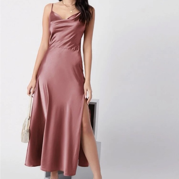 ** SIZE L ** SHEIN Split Thigh Satin Cami Dress MINT worn once Trending - Picture 1 of 7